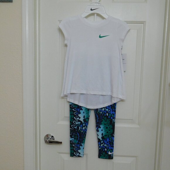 NWT 2pc Nike White Swoosh Logo High Low Top & Print Leggings Set sz 6 or 6X - Picture 1 of 2